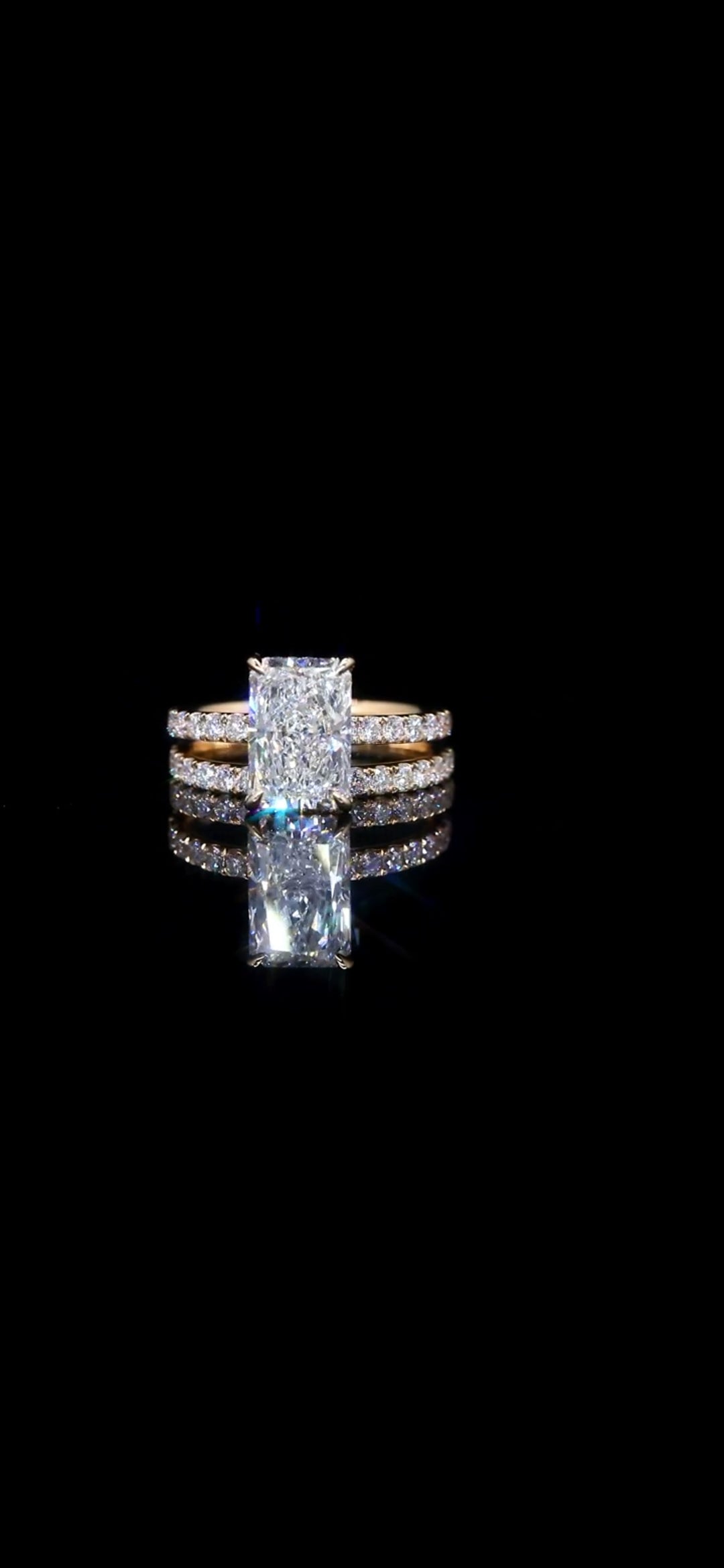 Radiant Cut Diamond VVS2 E 4.58 TCW Engagement Ring / Wedding Set – 14K Yellow Gold