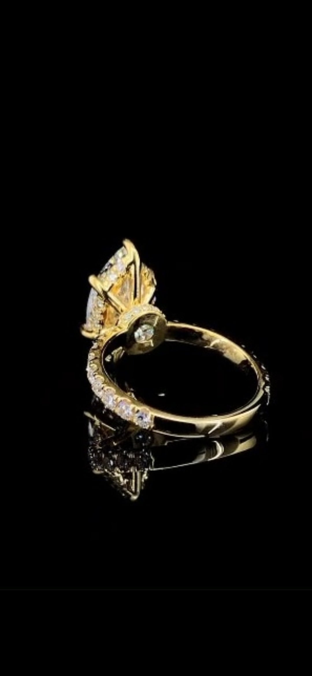 3.53 Carat Center 4.53 TCW  VS1 | E Color | IGI Certified | 14K Gold