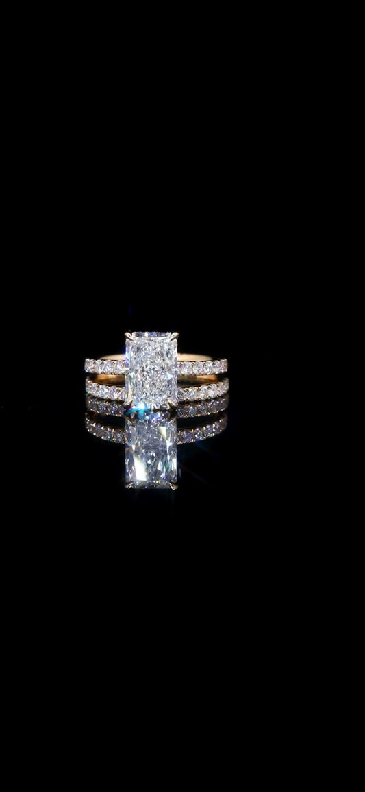 Radiant Cut Diamond VVS2 E 4.58 TCW Engagement Ring / Wedding Set – 14K Yellow Gold